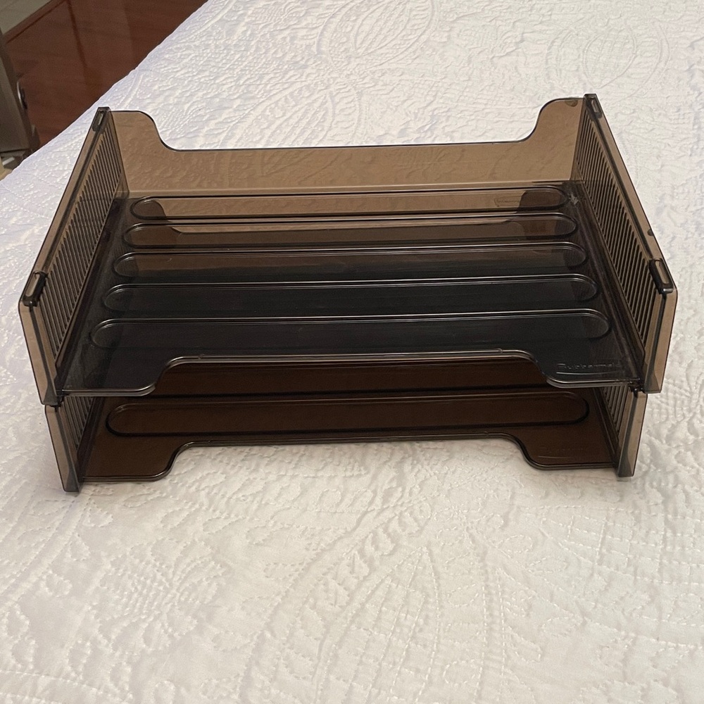 Set of 2 Rubbermaid Stackable Letter Paper Tray Holder Desk Organizer Like New